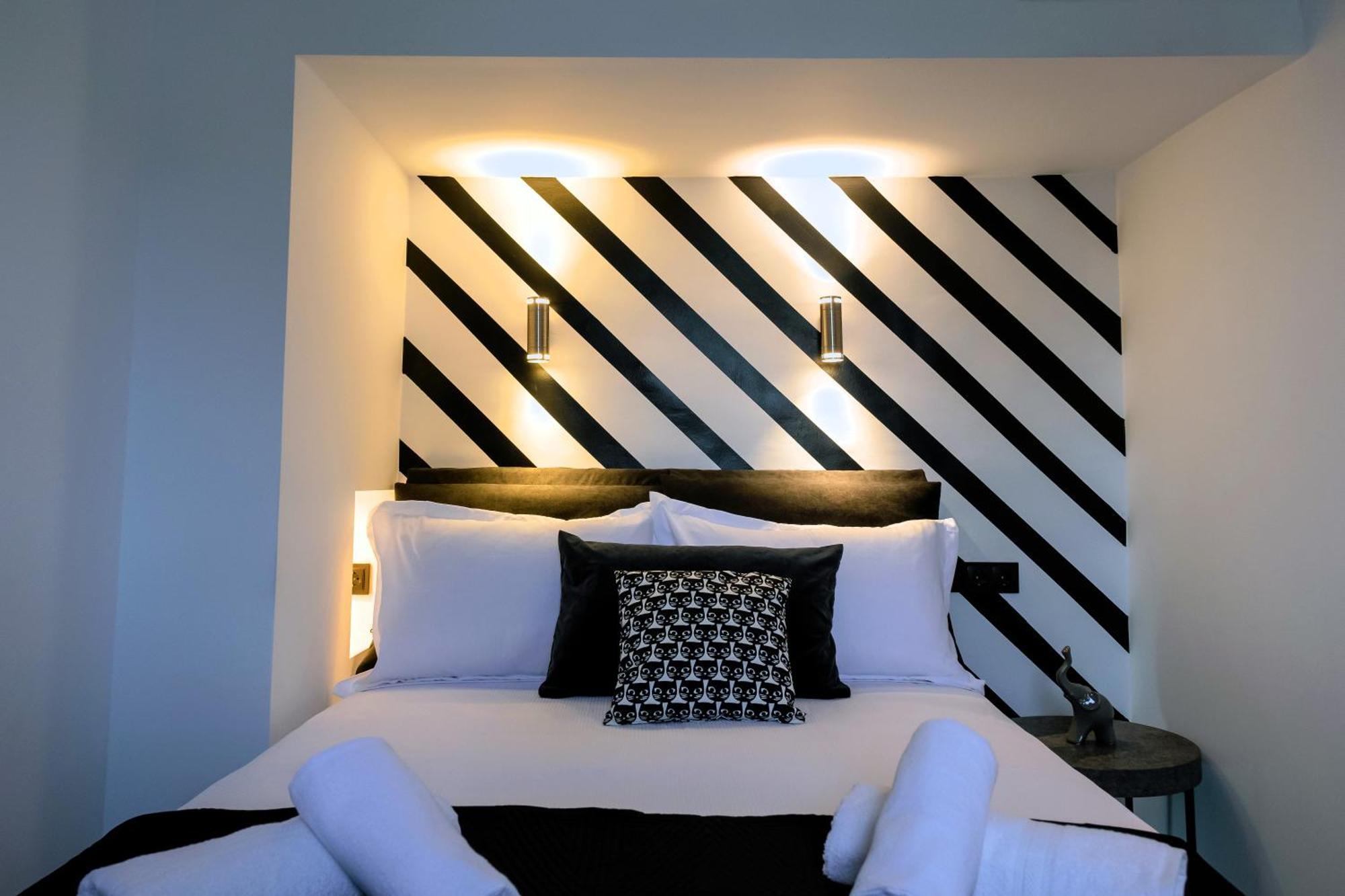 Essel Noir - A Hidden Gem With A Magnificent Acropolis View Apartment เอเธนส์ ภายนอก รูปภาพ