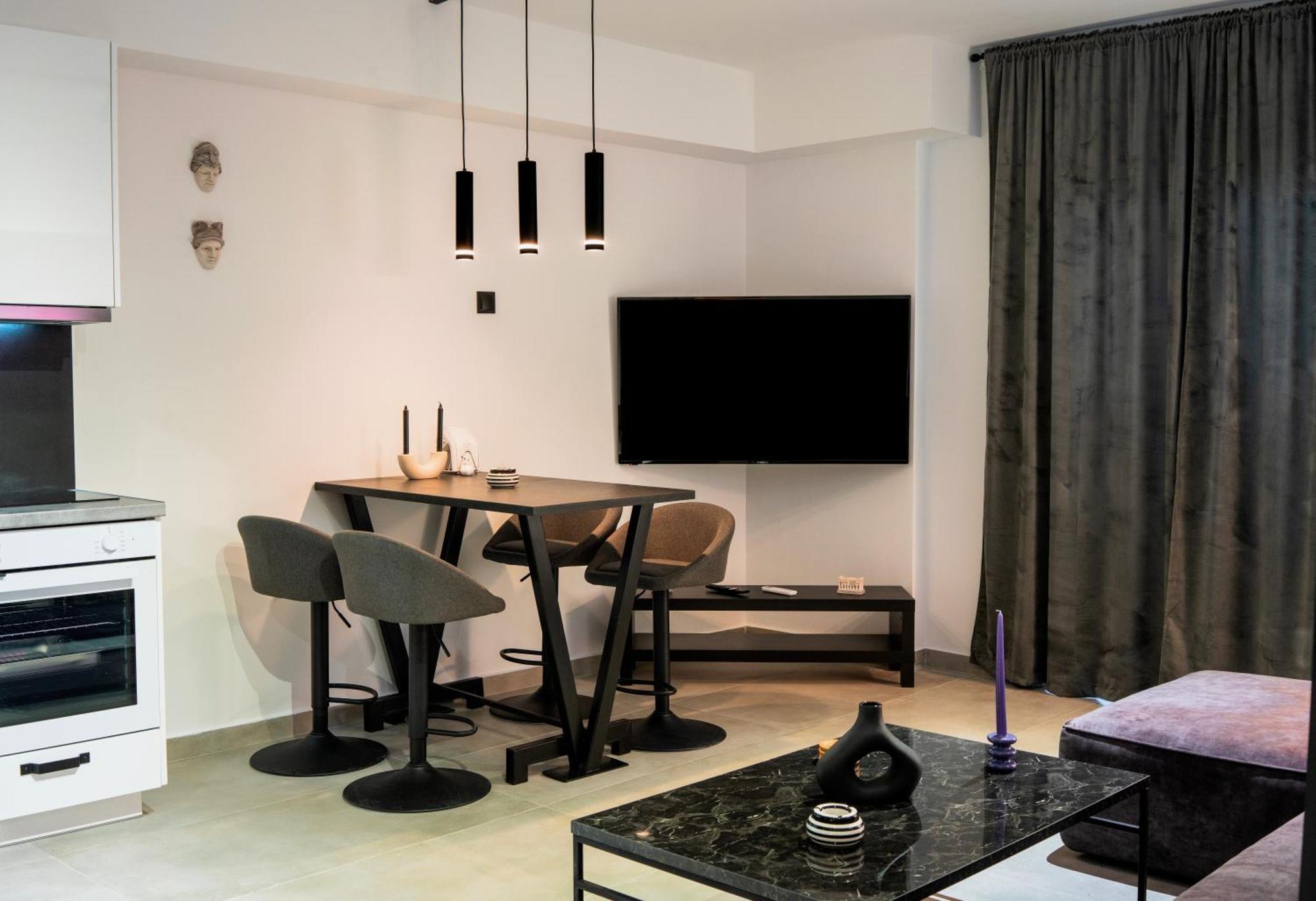 Essel Noir - A Hidden Gem With A Magnificent Acropolis View Apartment เอเธนส์ ภายนอก รูปภาพ