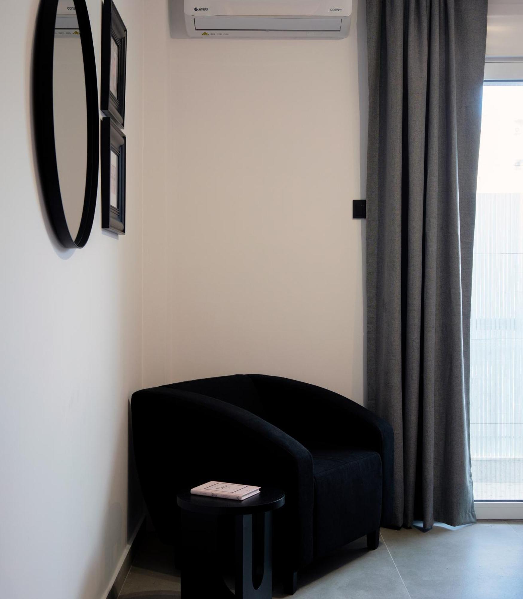Essel Noir - A Hidden Gem With A Magnificent Acropolis View Apartment เอเธนส์ ภายนอก รูปภาพ